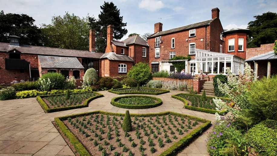 4 Bed Homely Retreat - Wolverhampton Esterno foto
